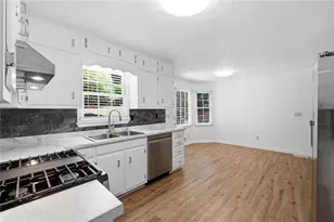 211 Muddy River Rd, Lawrenceville, GA 30043 - Photo 13