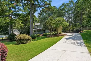 211 Muddy River Rd, Lawrenceville, GA 30043 - Photo 3
