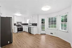 211 Muddy River Rd, Lawrenceville, GA 30043 - Photo 17