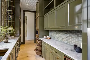 4881 Powers Ferry Rd, Atlanta, GA 30327 - Photo 13