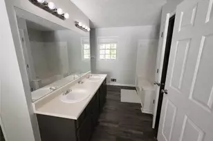 3950 Rocmar Dr, Snellville, GA 30039 - Photo 7
