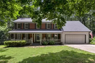 385 Summerfield Dr, Alpharetta, GA 30022 - Photo 1