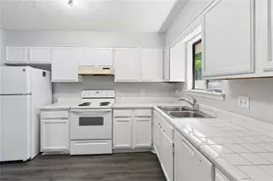 7055 Hania Dr, Fairburn, GA 30213 - Photo 13