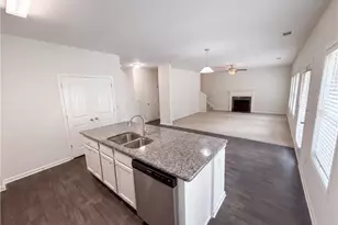 821 Walnut Woods Dr, Braselton, GA 30517 - Photo 11