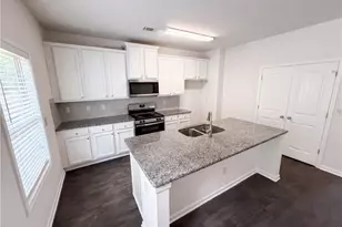821 Walnut Woods Dr, Braselton, GA 30517 - Photo 9