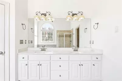 5827 Cliff Valley Way, Flowery Branch, GA 30542 - Photo 17
