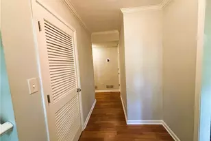 3801 Oxford Way E, Marietta, GA 30062 - Photo 3