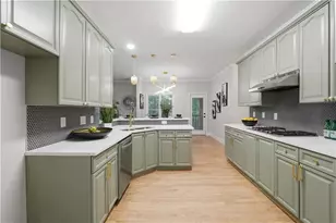 682 Montglade Ct, Suwanee, GA 30024 - Photo 11