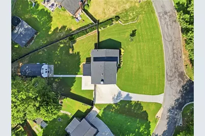 880 The Circle, Lawrenceville, GA 30043 - Photo 3