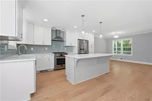 880 The Cir, Lawrenceville, GA 30043 - Photo 7