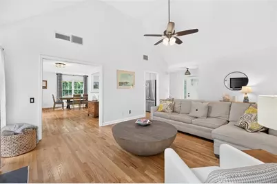 5659 Lakeshore Road, Buford, GA 30518 - Photo 11