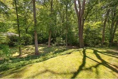 445 Forest Hills Drive, Atlanta, GA 30342 - Photo 29