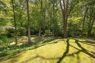 445 Forest Hills Dr, Atlanta, GA 30342 - Photo 29