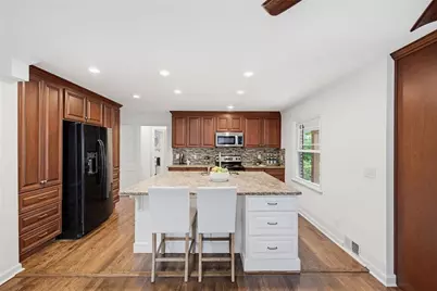445 Forest Hills Drive, Atlanta, GA 30342 - Photo 3