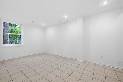 445 Forest Hills Drive, Atlanta, GA 30342 - Photo 23