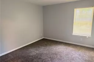 6229 Hickory Ln Cir, Union City, GA 30291 - Photo 15