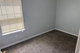 6229 Hickory Ln Cir, Union City, GA 30291 - Photo 17