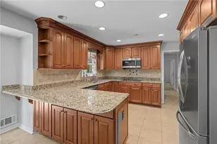 4044 Jewelers Ct SW, Lilburn, GA 30047 - Photo 15