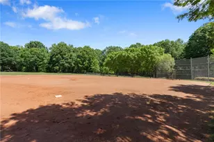 802 Lakeglen Dr, Suwanee, GA 30024 - Photo 67