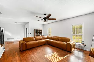 176 Oak Leaf Dr, Carrollton, GA 30116 - Photo 5