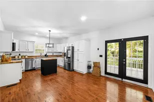 176 Oak Leaf Dr, Carrollton, GA 30116 - Photo 9