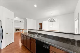 446 Sandtrap Ln, Buford, GA 30518 - Photo 17