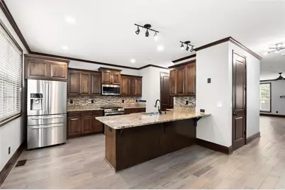 5583 Julian Place, Atlanta, GA 30342 - Photo 17
