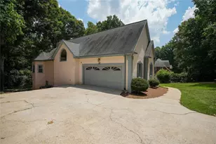 8183 7 Oaks Dr, Jonesboro, GA 30236 - Photo 3