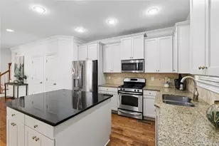 1634 Gilstrap Ln NW, Atlanta, GA 30318 - Photo 17