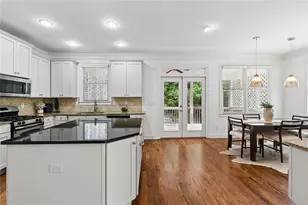 1634 Gilstrap Ln NW, Atlanta, GA 30318 - Photo 15