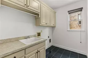 2452 Walkers Glen Ln, Buford, GA 30519 - Photo 25