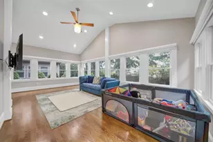 1041 Pine Grove Ave NE, Atlanta, GA 30319 - Photo 9
