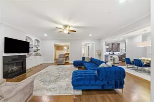1041 Pine Grove Ave NE, Atlanta, GA 30319 - Photo 5