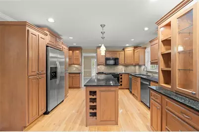 2185 Wenlok Trail NE, Marietta, GA 30066 - Photo 15