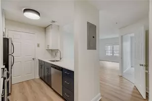 1075 Peachtree Walk NE, Atlanta, GA 30309 - Photo 11