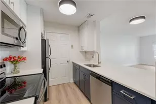 1075 Peachtree Walk NE, Atlanta, GA 30309 - Photo 3