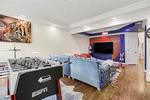 6375 Glenridge Dr, Sandy Springs, GA 30328 - Photo 5