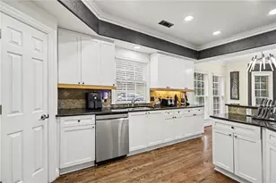 6375 Glenridge Dr, Sandy Springs, GA 30328 - Photo 9