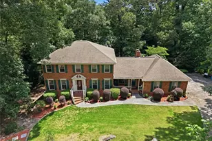5027 Castlewood Dr SW, Lilburn, GA 30047 - Photo 31