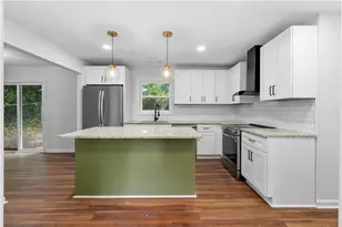 5270 Longmeadow Ln, Atlanta, GA 30349 - Photo 3