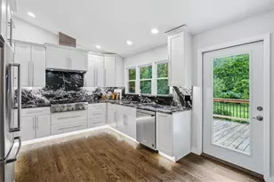 8 Rhodes Dr SE, Marietta, GA 30068 - Photo 5