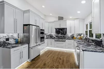 8 Rhodes Drive SE, Marietta, GA 30068 - Photo 3