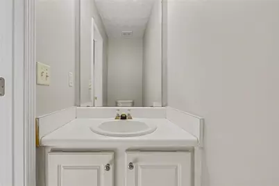 8550 Lakemeadow Drive, Union City, GA 30291 - Photo 17