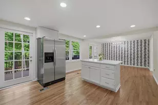 9470 Hillside Dr, Roswell, GA 30076 - Photo 9