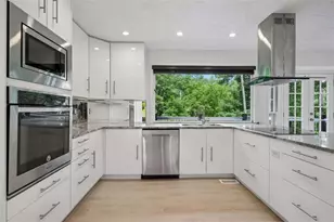 5132 Willow Point Parkway NE, Marietta, GA 30068 - Photo 11