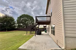 320 Brks Vlg Dr, Pendergrass, GA 30567 - Photo 39