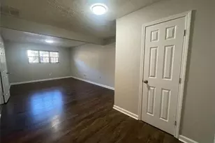 3015 Cascade Manor Dr, Decatur, GA 30034 - Photo 3