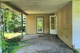2720 Argyle Dr NW, Atlanta, GA 30318 - Photo 3
