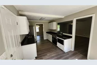 1007 Strawberry Lane, Ellenwood, GA 30294 - Photo 3