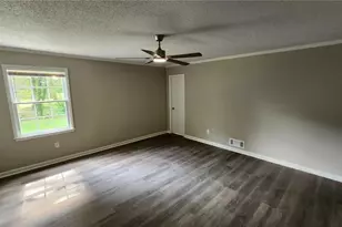 1007 Strawberry Ln, Ellenwood, GA 30294 - Photo 7